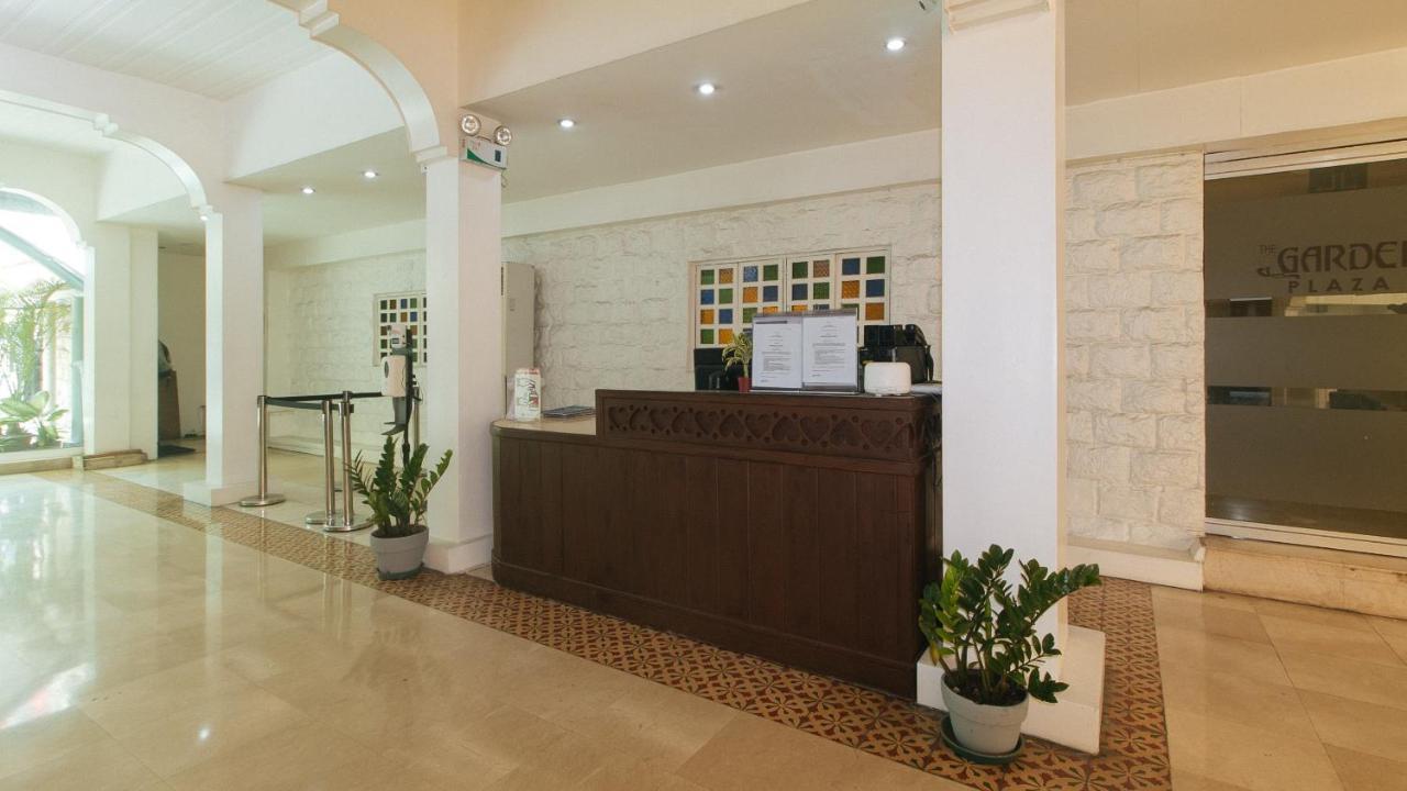 Garden Plaza Hotel Manila Bagian luar foto